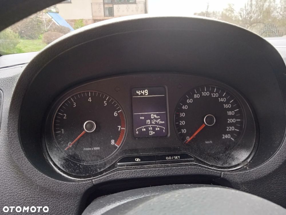 Volkswagen Polo - 11