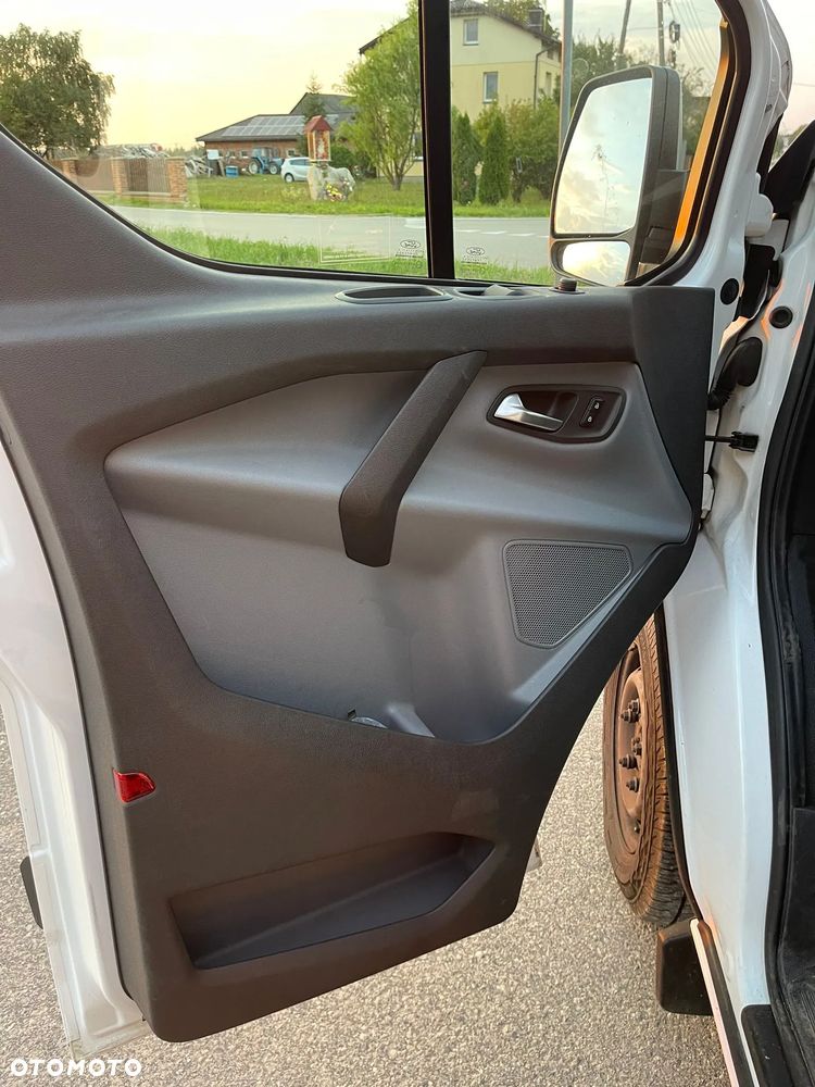 Ford Transit Custom - 11