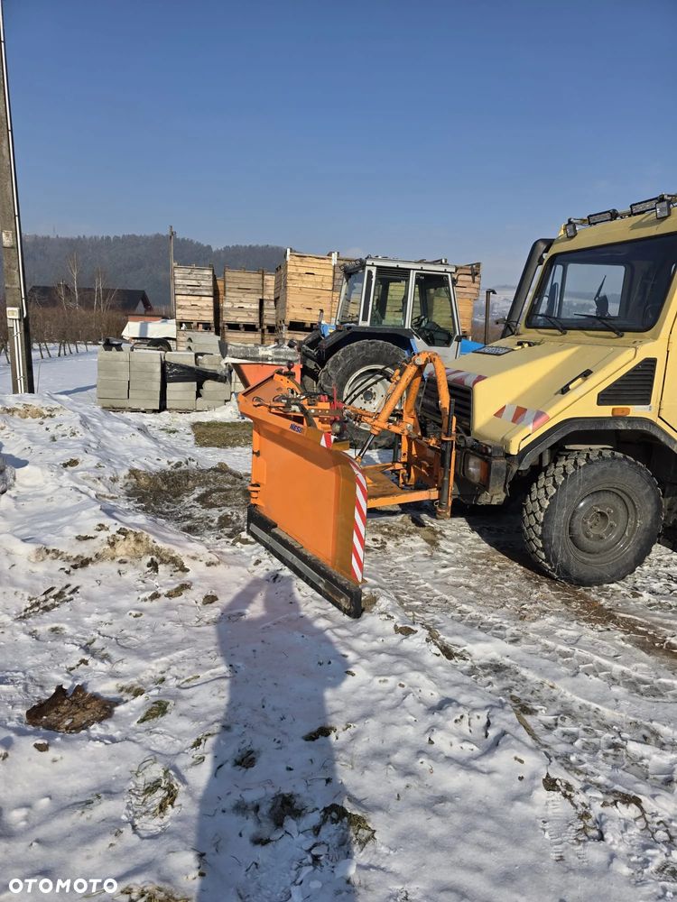 Mercedes-Benz UNIMOG - 3