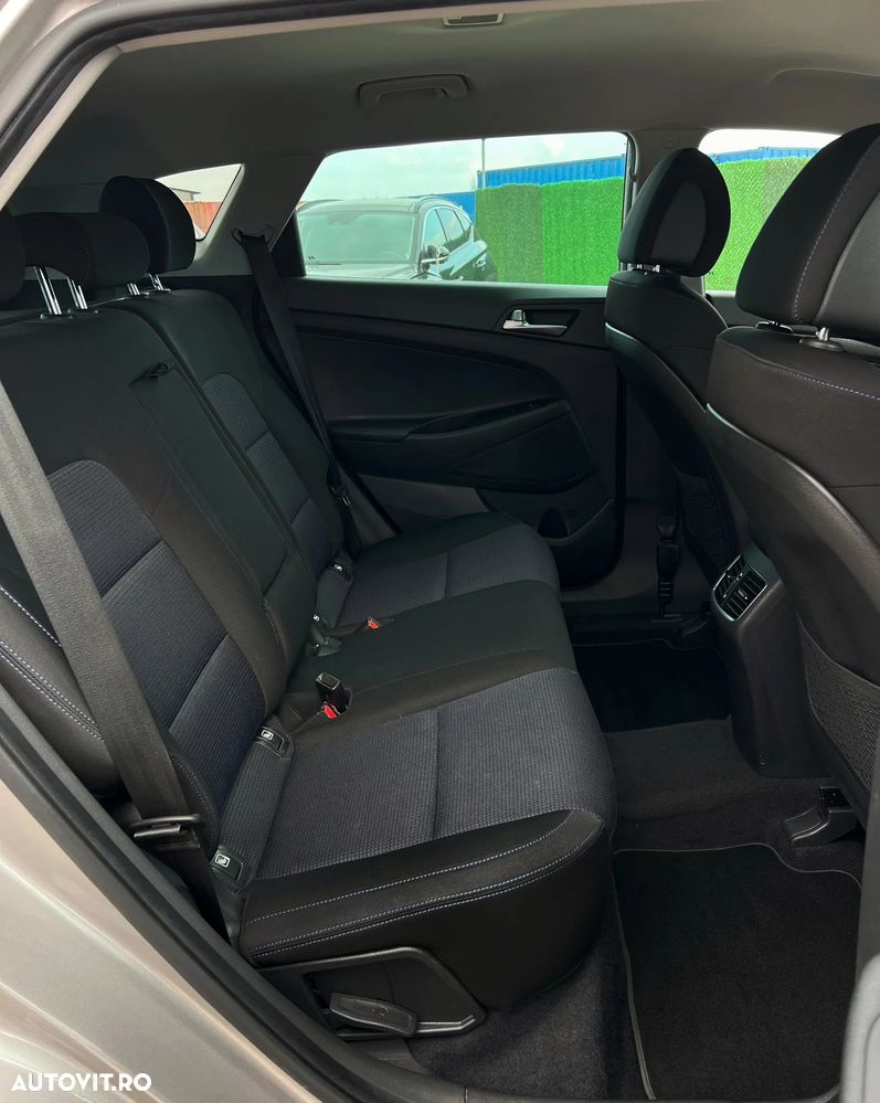 Hyundai Tucson blue 1.7 CRDi 2WD DCT Premium - 16