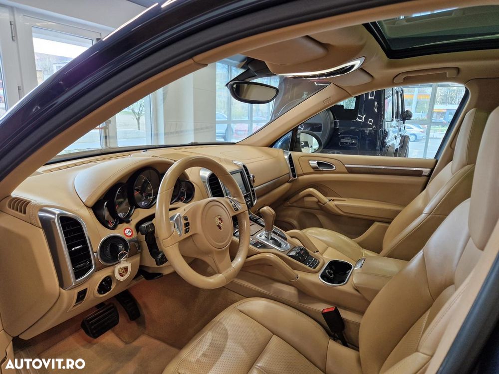 Porsche Cayenne Tiptronic S - 12