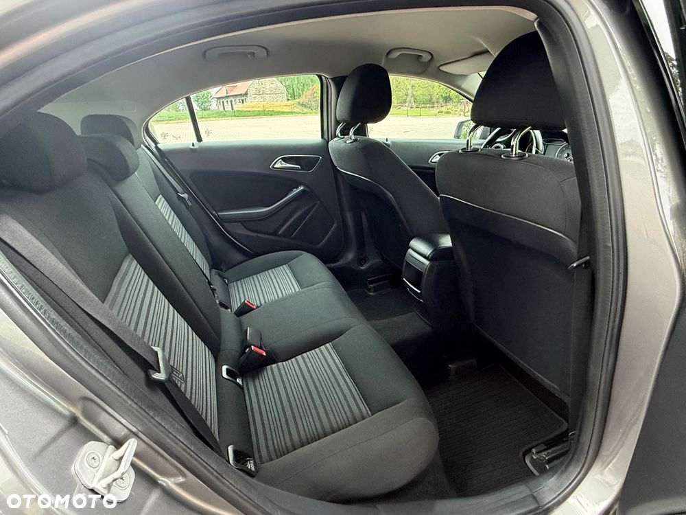 Mercedes-Benz Klasa A 180 d Activity Edition - 15