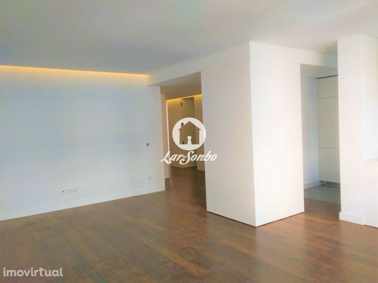 Apartamento T4 recuperado na zona da Boavista - Porto - Grande imagem: 4/31