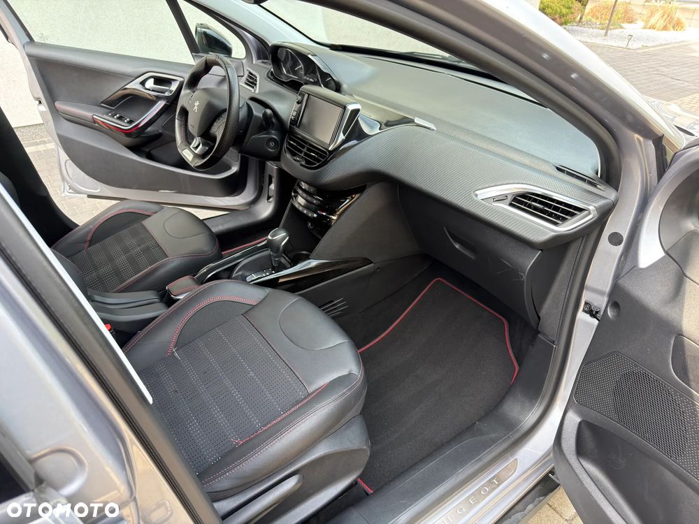 Peugeot 2008 PureTech 110 Stop&Start EAT6 GT-Line Edition - 16