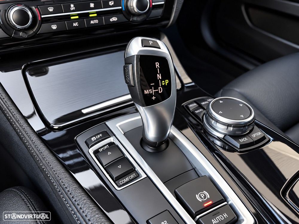 BMW 520 d Pack Desportivo M Auto - 50