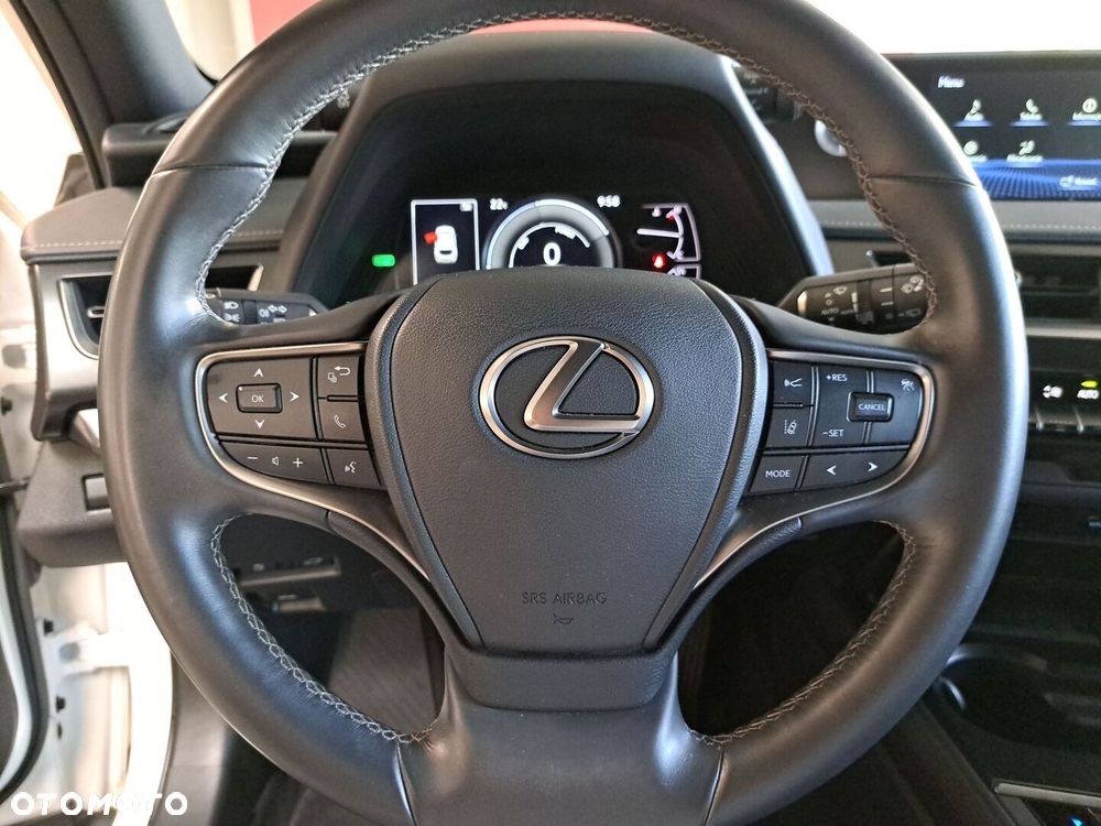 Lexus UX - 22