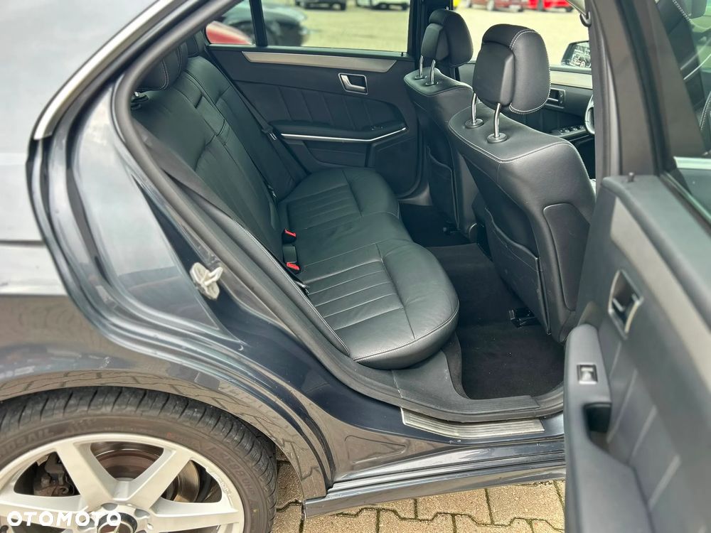 Mercedes-Benz Klasa E 300 CDI BlueEff - 12