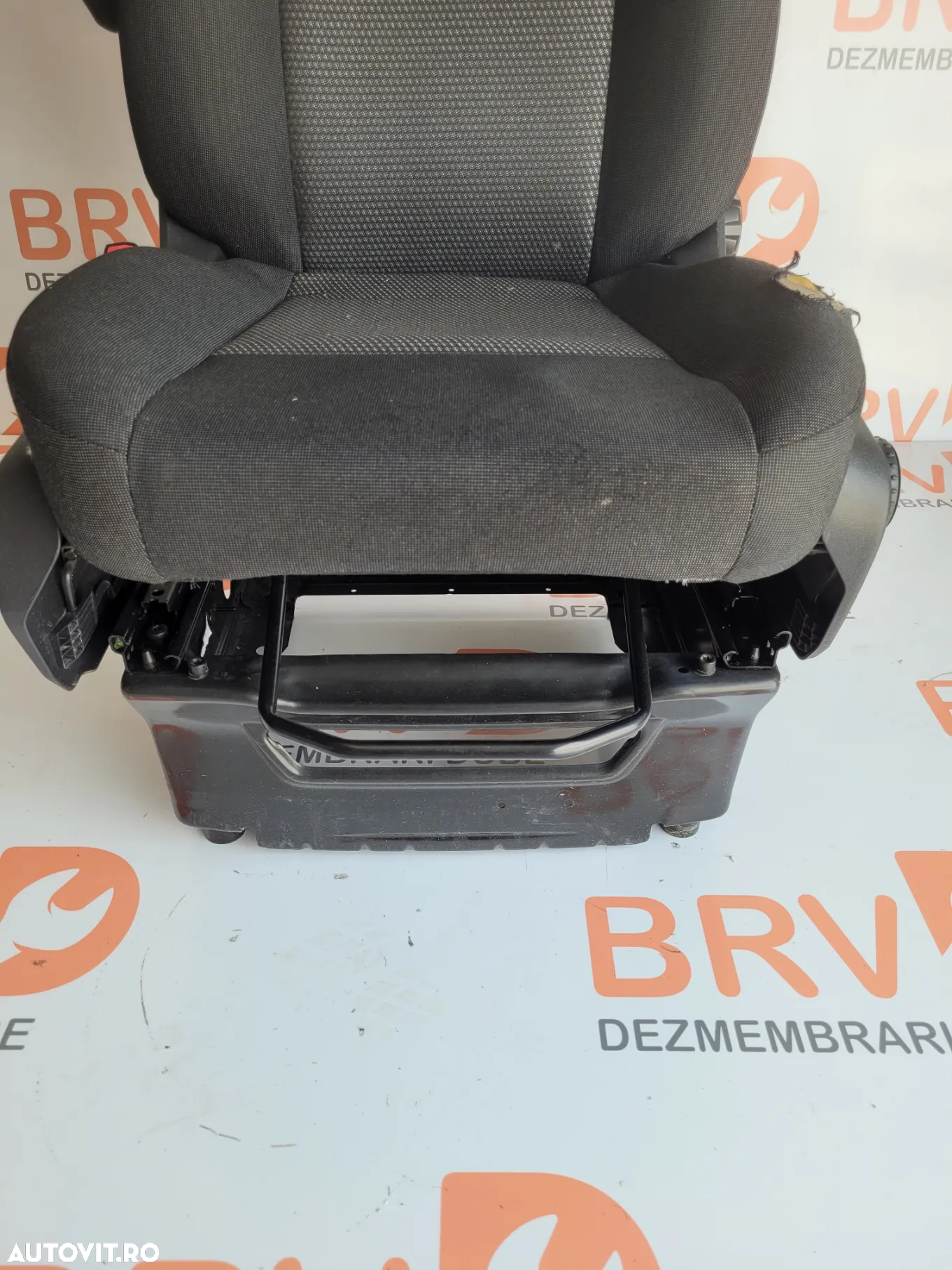 Scaun fata model cu cotiera pentru Ford Transit Euro 5 - 3