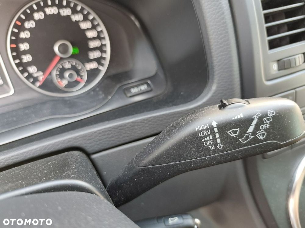 Volkswagen Multivan - 16