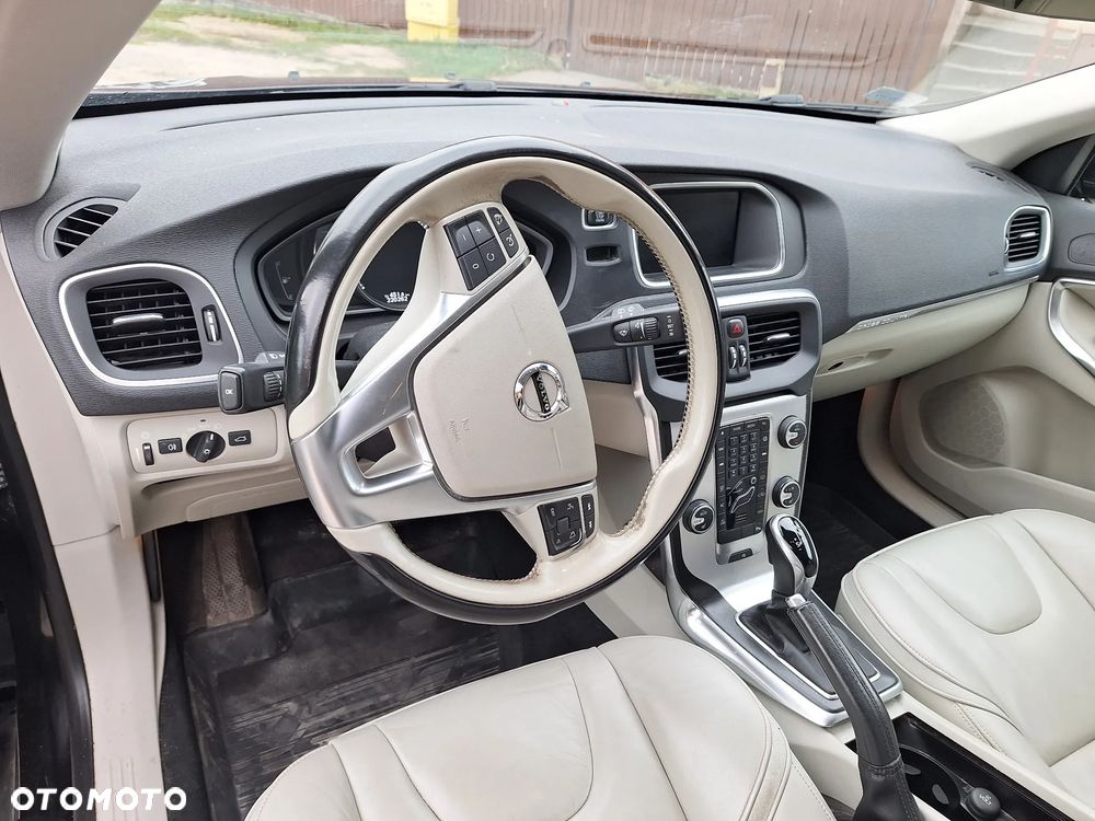 Volvo V40 T3 Drive-E Ocean Race - 5