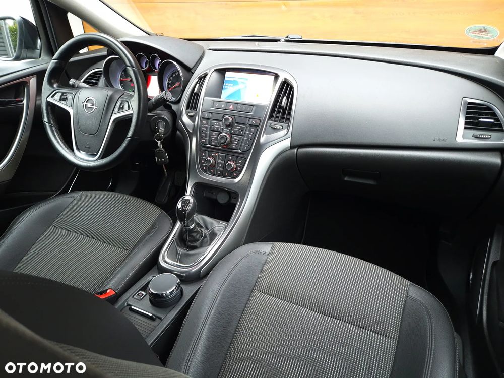 Opel Astra 1.6 Turbo Innovation - 29