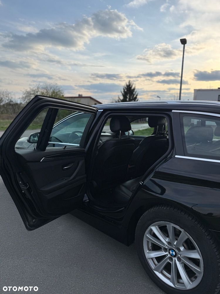 BMW Seria 5 520d xDrive - 15