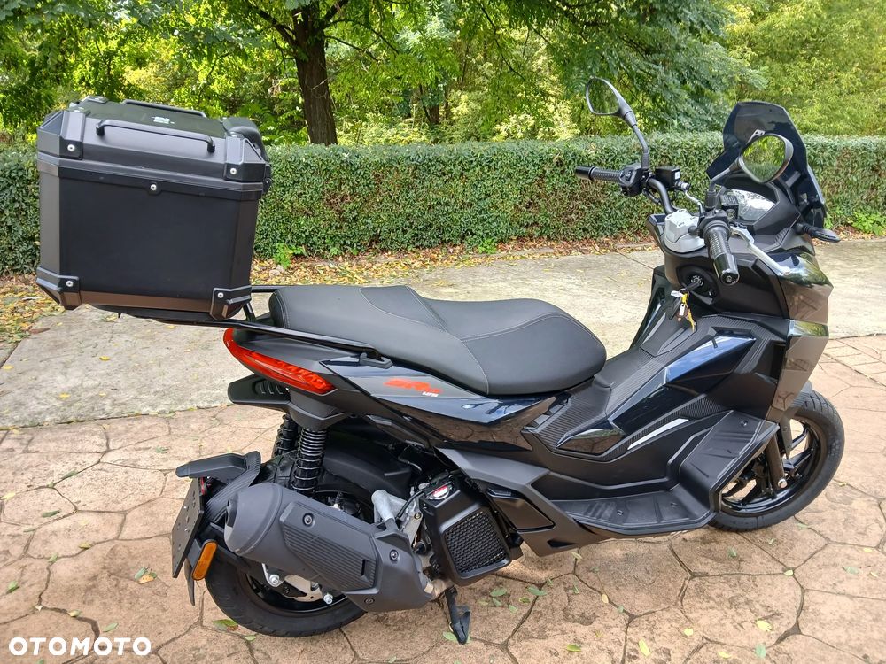 Aprilia SR - 9