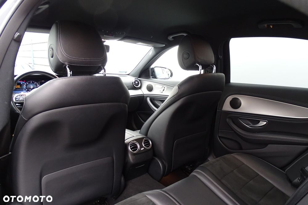 Mercedes-Benz Klasa E - 23