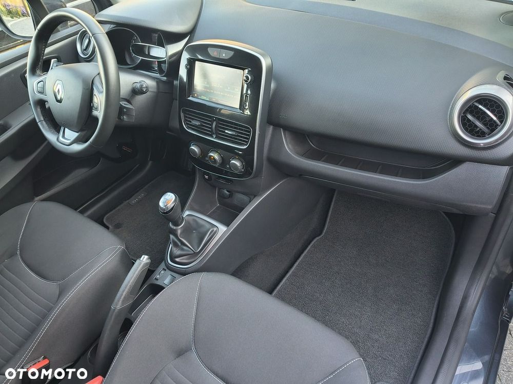 Renault Clio - 22