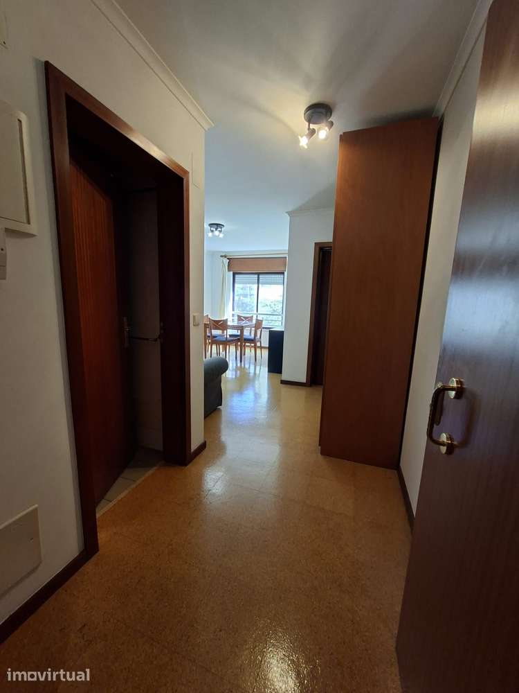 Apartamento T0 - 37 m2 - arrecadação - parqueamento - Carnide!!! - Grande imagem: 2/18