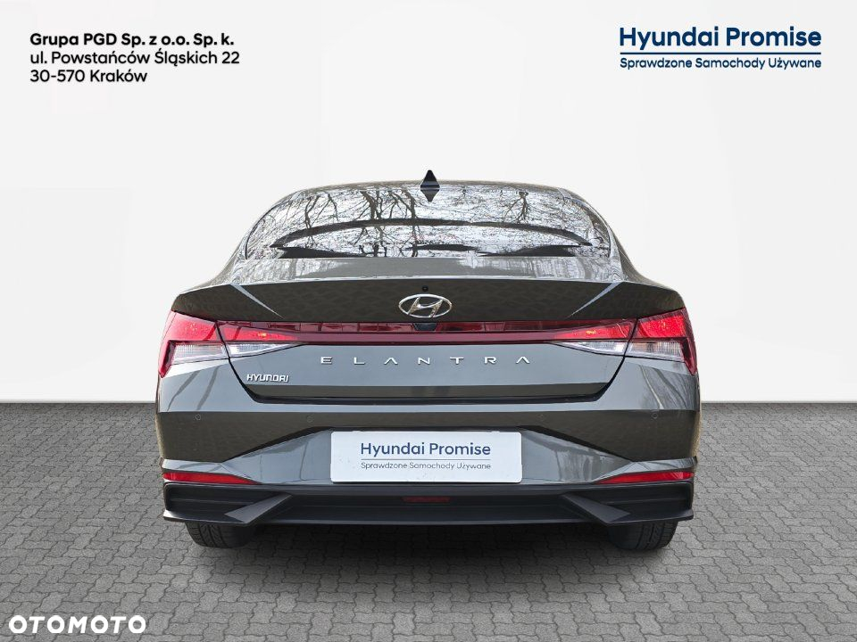 Hyundai Elantra - 5