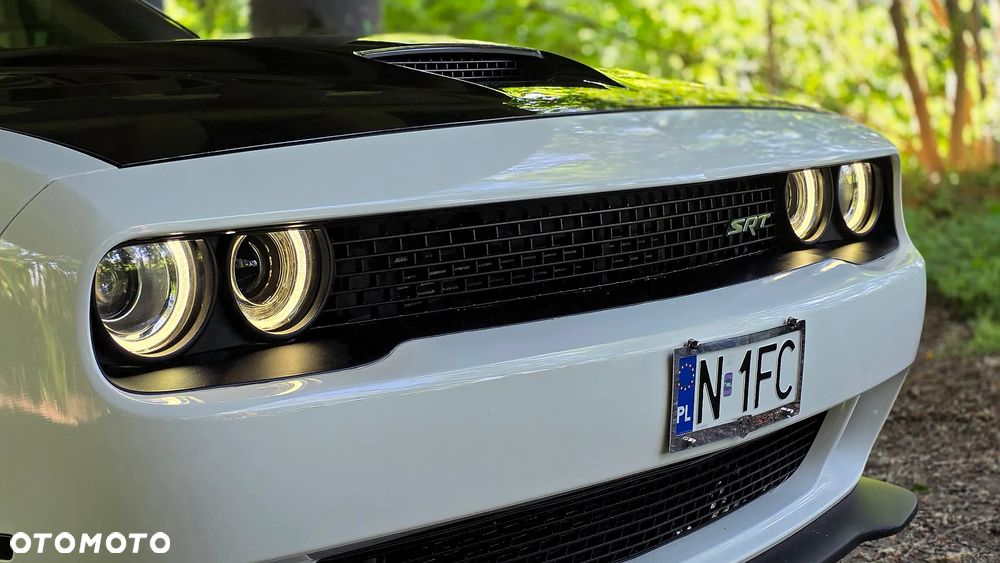Dodge Challenger - 9