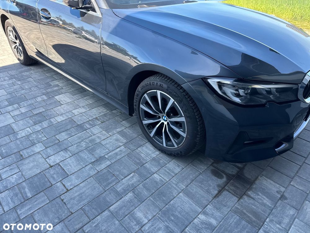 BMW Seria 3 318d mHEV - 30