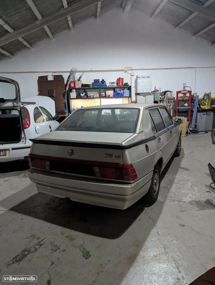 Alfa Romeo 75 - 6