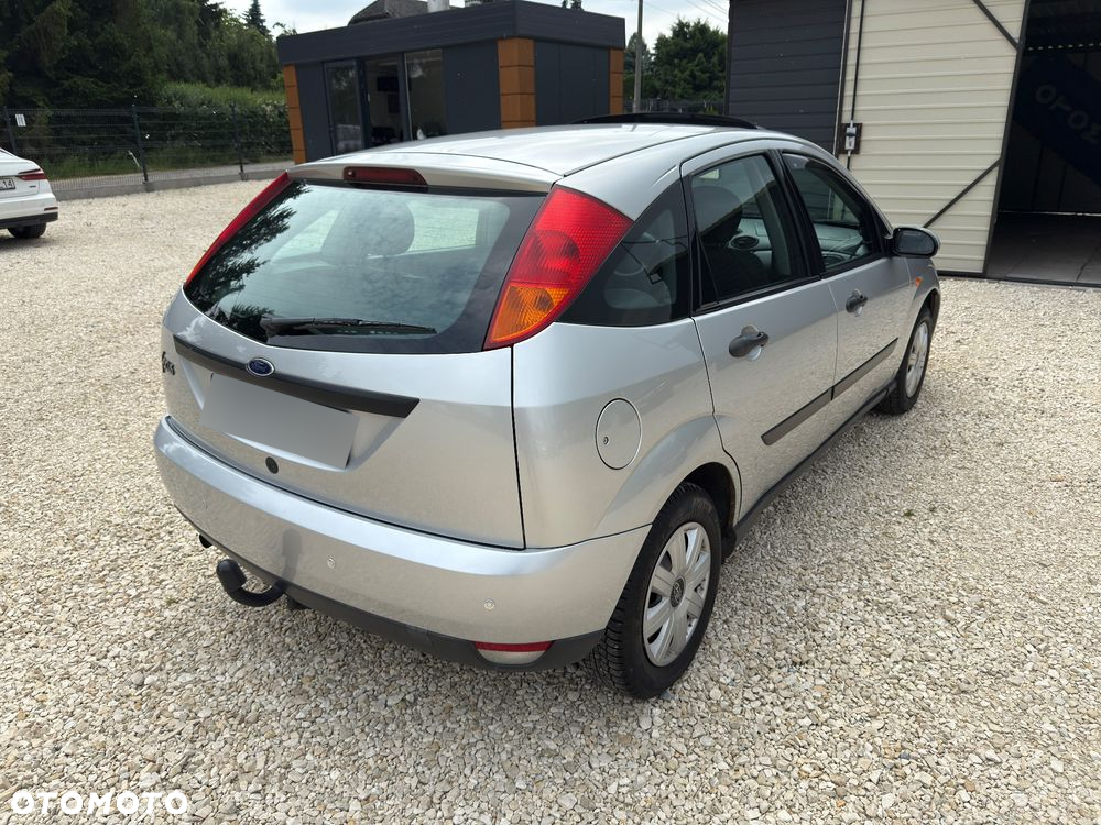 Ford Focus 1.6 16V Ambiente - 4