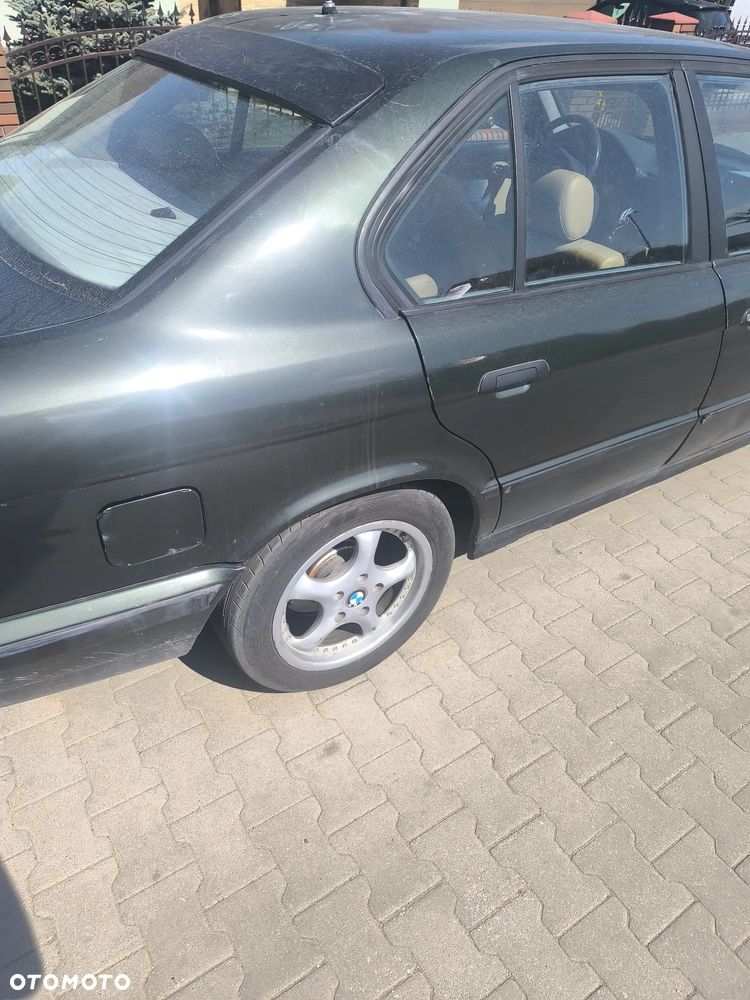 BMW Seria 5 520i - 20