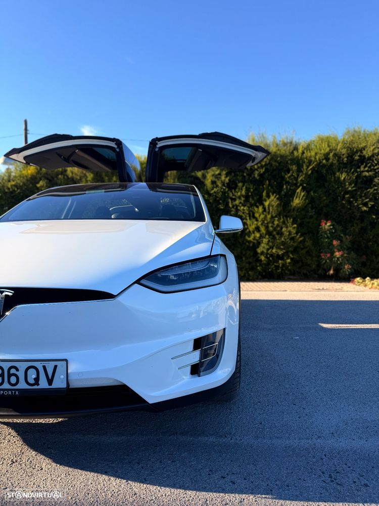 Tesla Model X 2017 photo 2