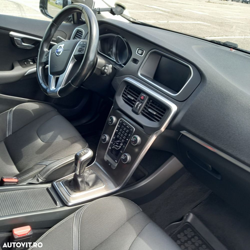 Volvo V40 D4 VEA Momentum - 9