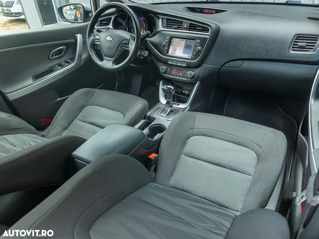 Kia Ceed - 8
