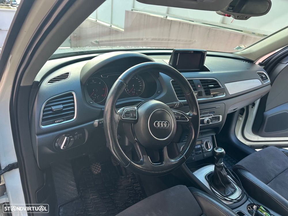 Audi Q3 2.0 TDI S-line - 11