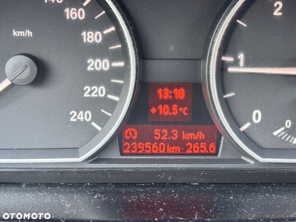 BMW Seria 1 118d DPF - 18