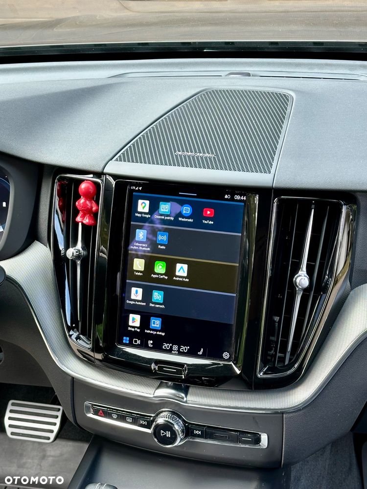 Volvo XC 60 B4 D AWD R-Design - 24