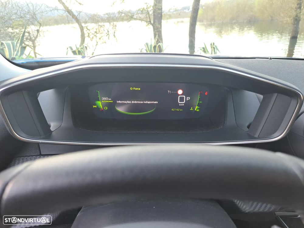 Peugeot 2008 1.5 BlueHDi Allure Pack EAT8 - 23