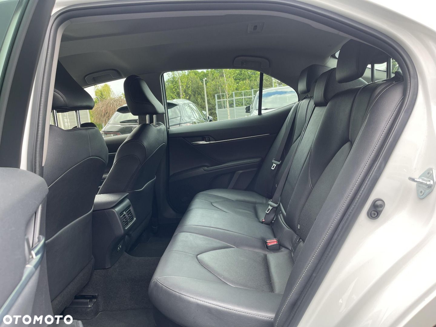 Toyota Camry - 13