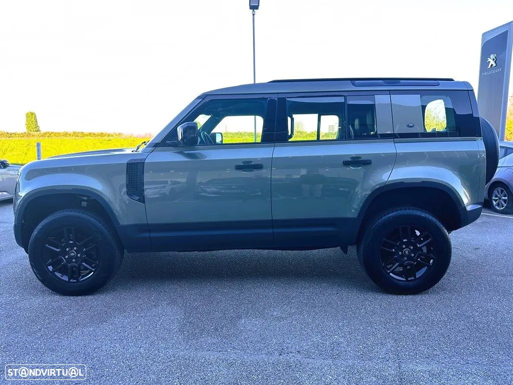 Land Rover Defender 110 D240 S - 44