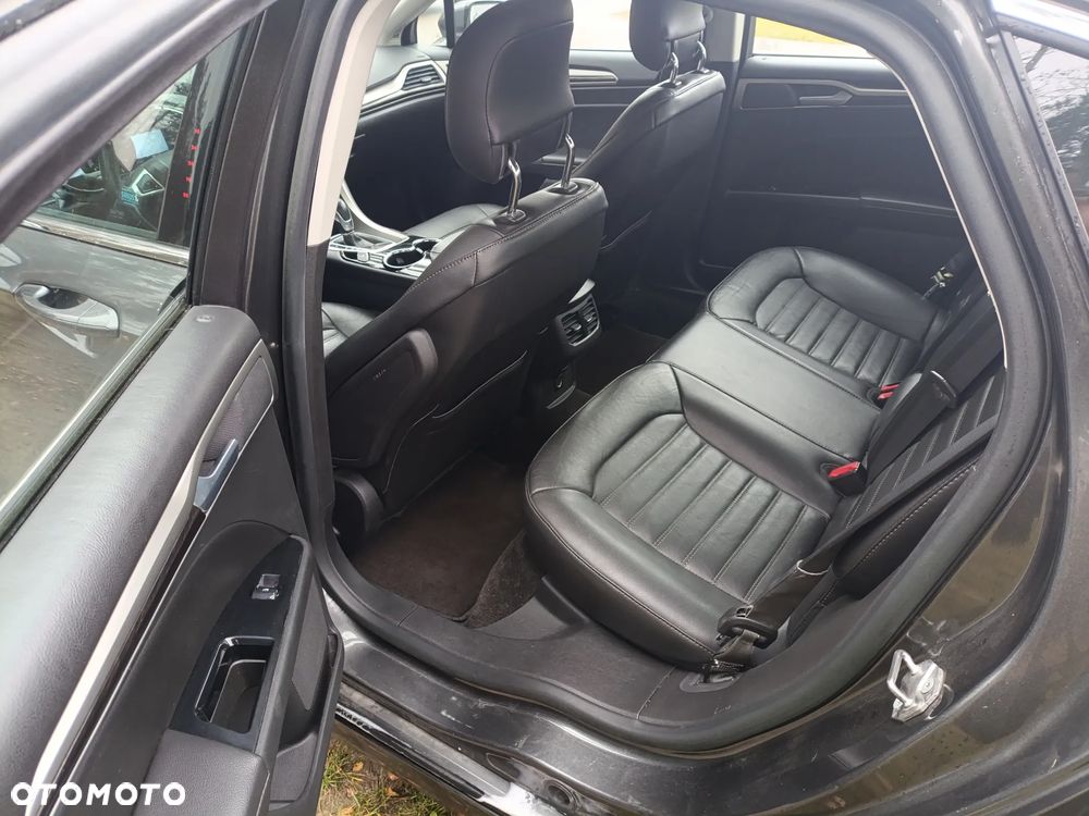 Ford Fusion - 7