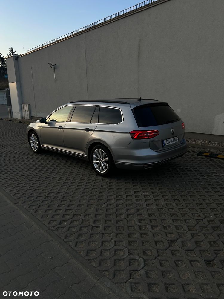 Volkswagen Passat 2.0 TDI SCR DSG Comfortline - 12