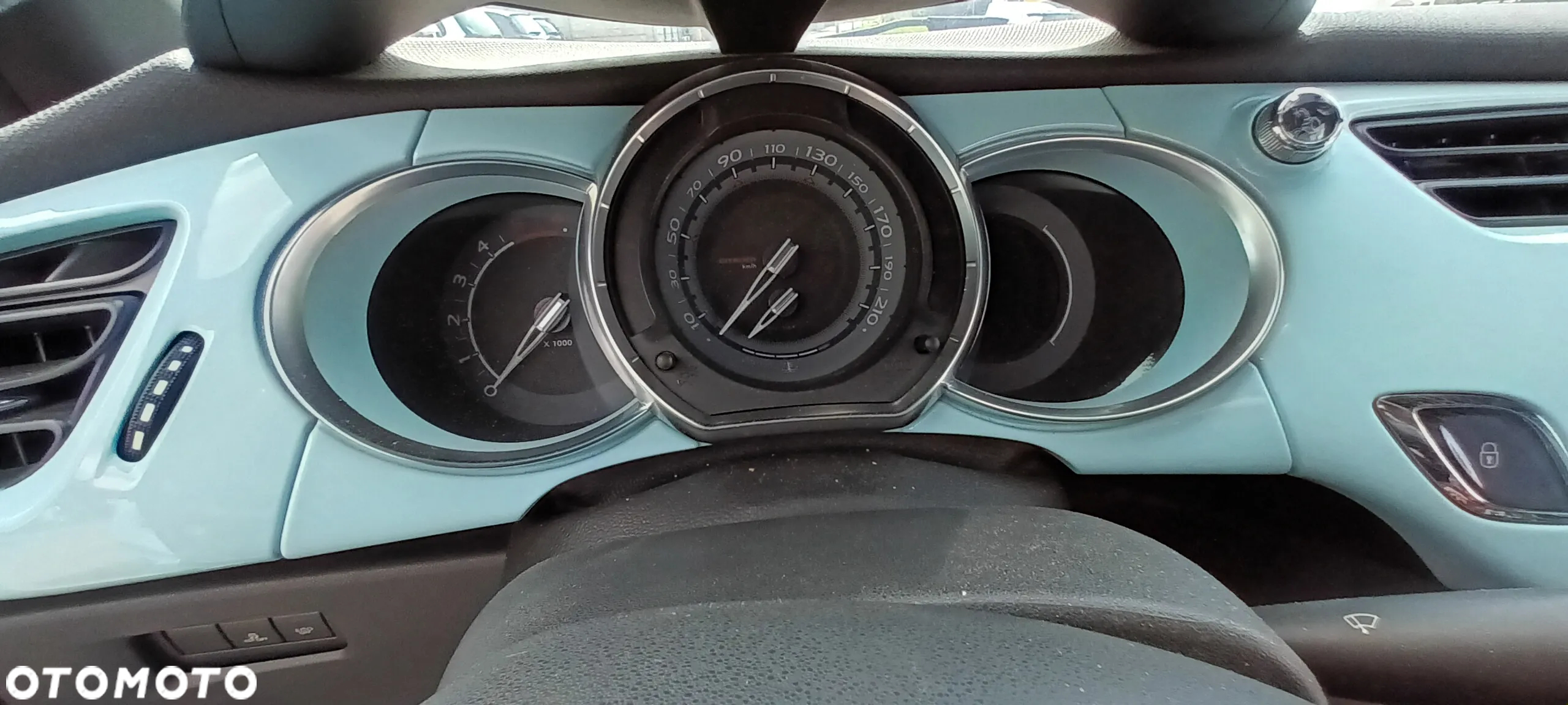 Citroën DS3 1.6 HDi SoChic - 20