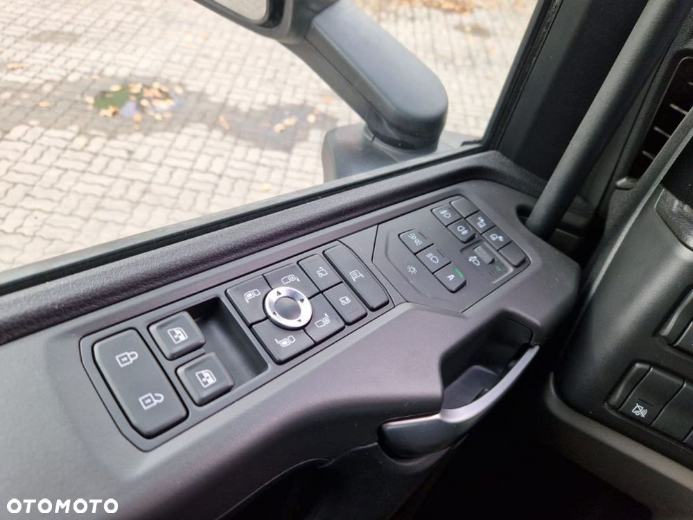 Scania R460A4x2EB Regulowane Siodło - 13