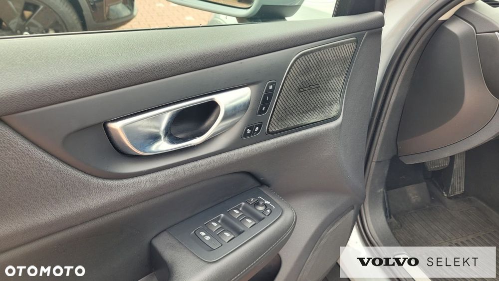 Volvo V60 Cross Country - 10