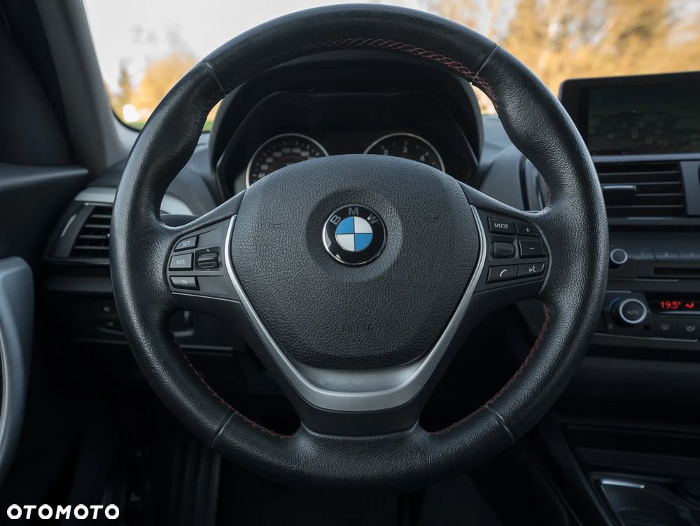 BMW Seria 1 120d Sport Line - 24