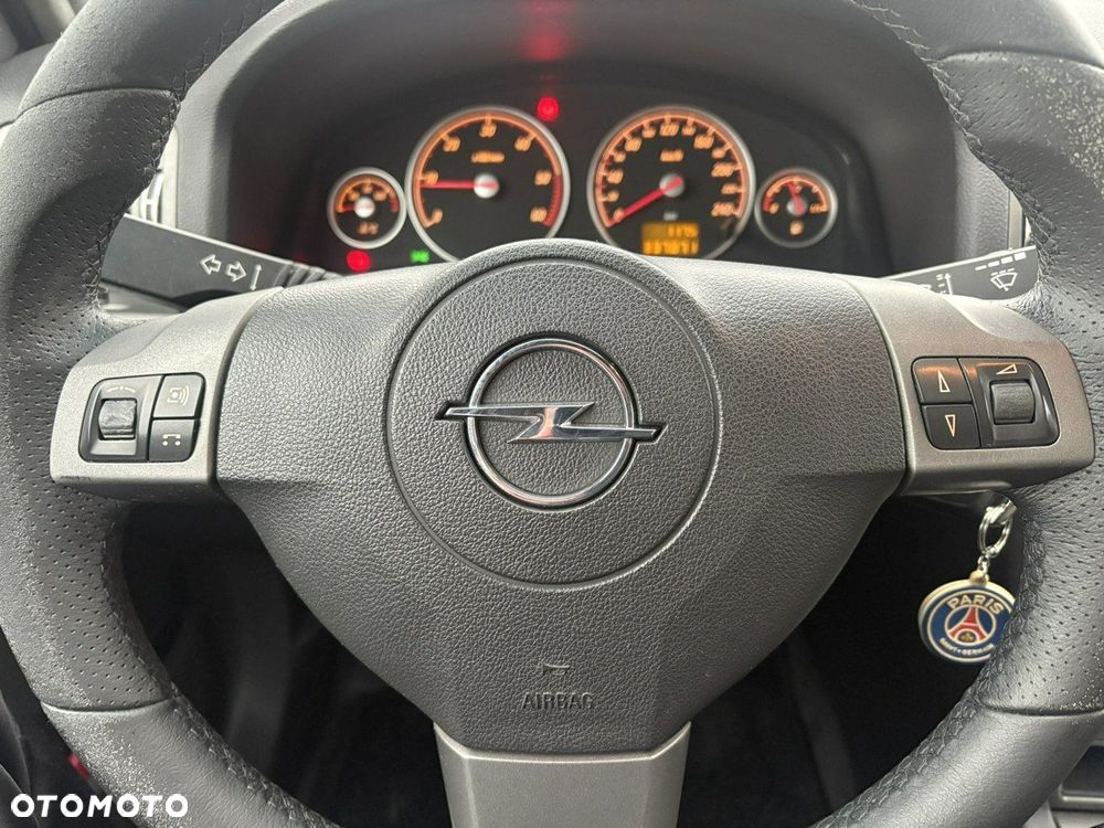 Opel Vectra 1.9 CDTI Sport / GTS - 23