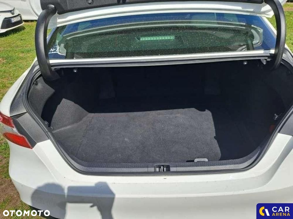 Toyota Camry - 35