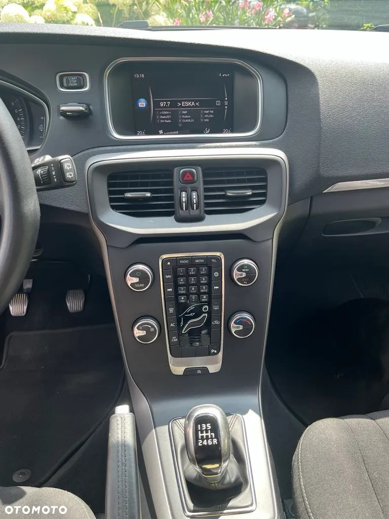 Volvo V40 T2 - 15