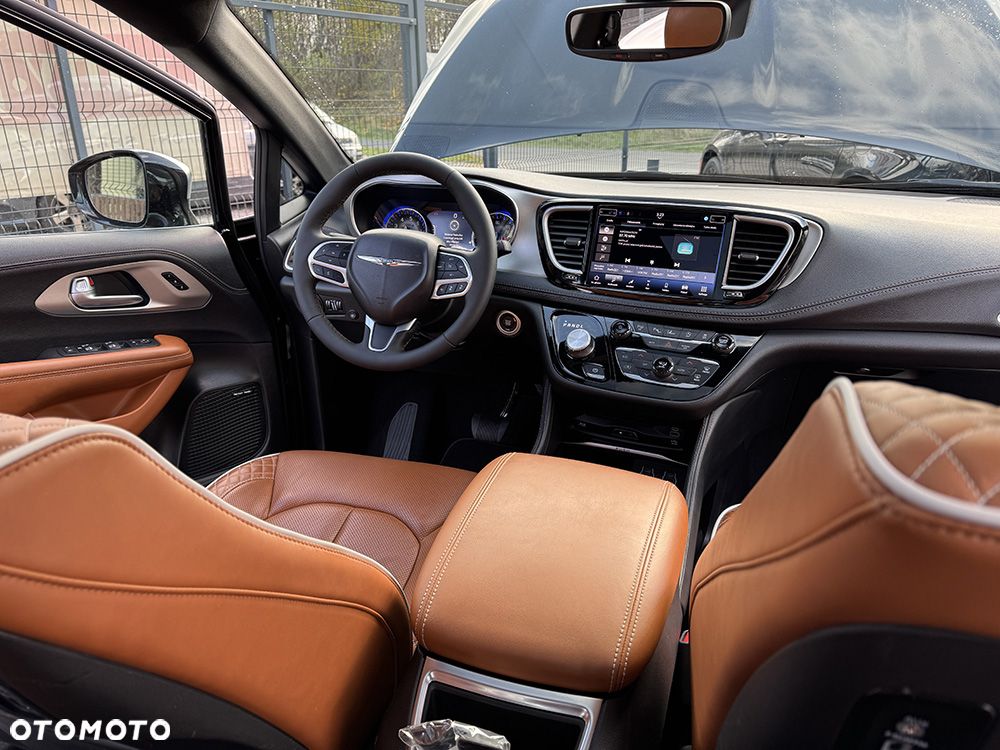 Chrysler Pacifica - 7