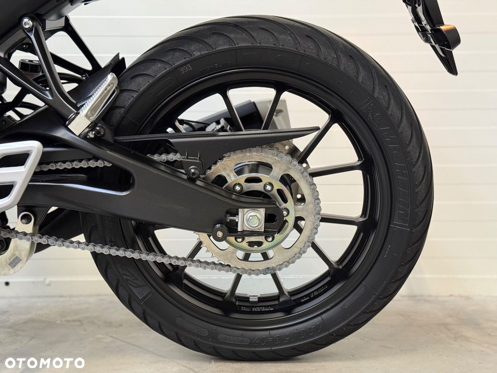 Yamaha MT - 32