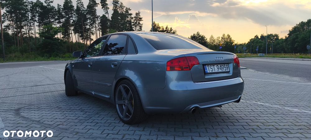 Audi A4 Limousine 2.0T FSI Quattro - 4