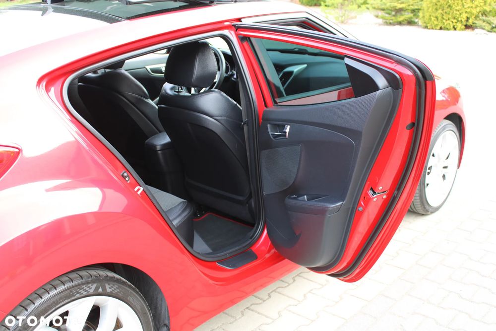 Hyundai Veloster - 29