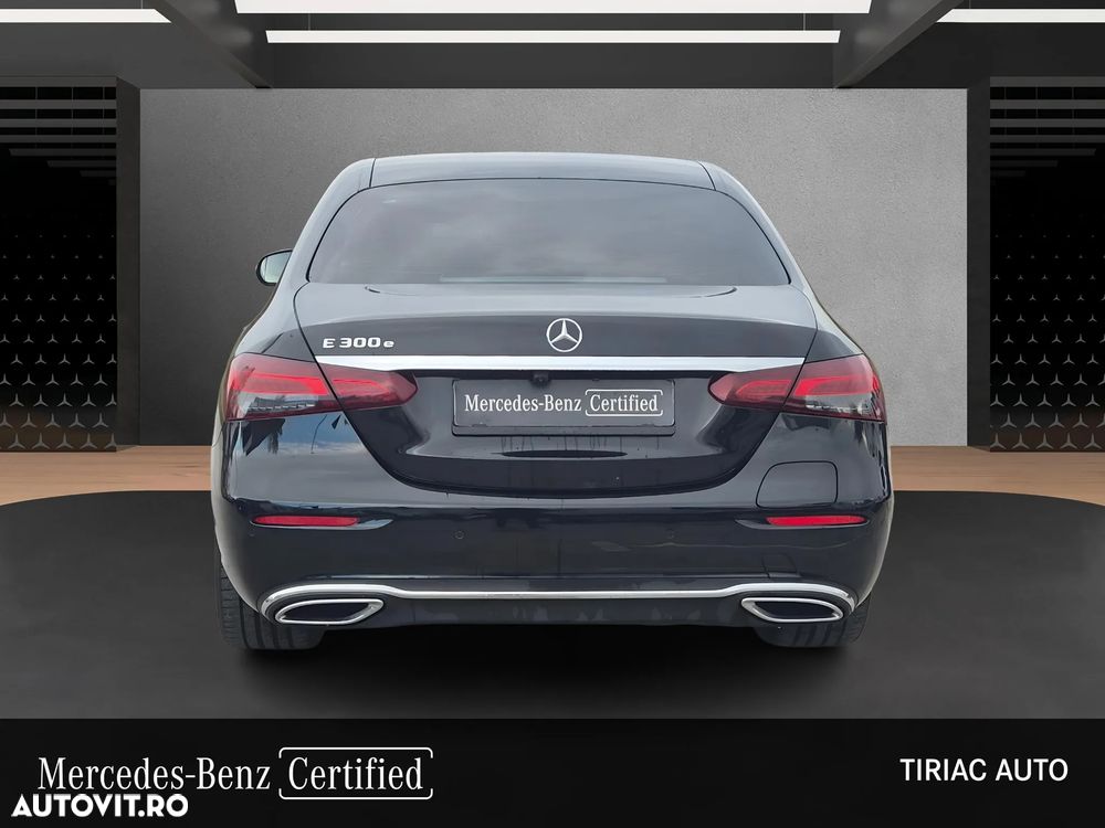 Mercedes-Benz E 300 - 4