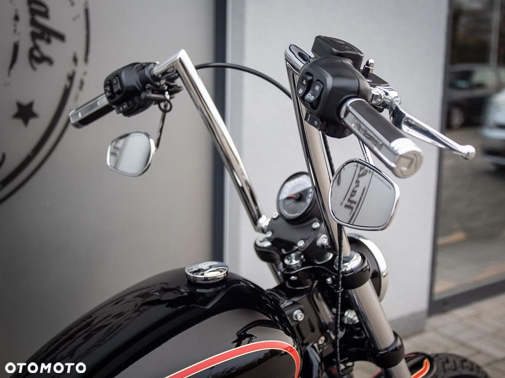 Harley-Davidson Softail Street Bob - 16
